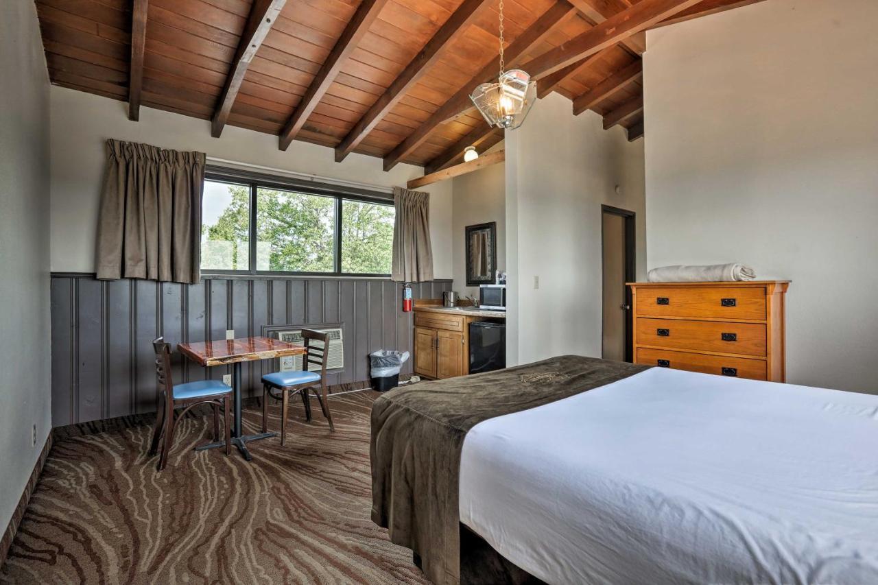 Burkesville Apt With Deck, Views And Pool Access! Ngoại thất bức ảnh