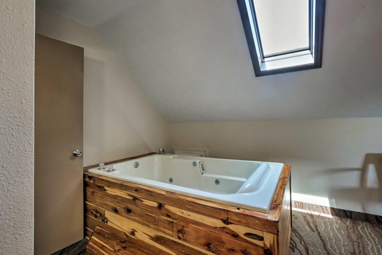 Burkesville Apt With Deck, Views And Pool Access! Ngoại thất bức ảnh