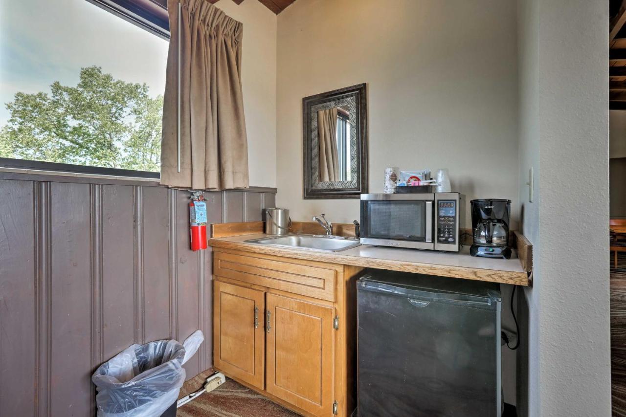 Burkesville Apt With Deck, Views And Pool Access! Ngoại thất bức ảnh