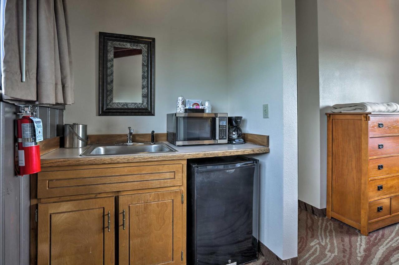 Burkesville Apt With Deck, Views And Pool Access! Ngoại thất bức ảnh